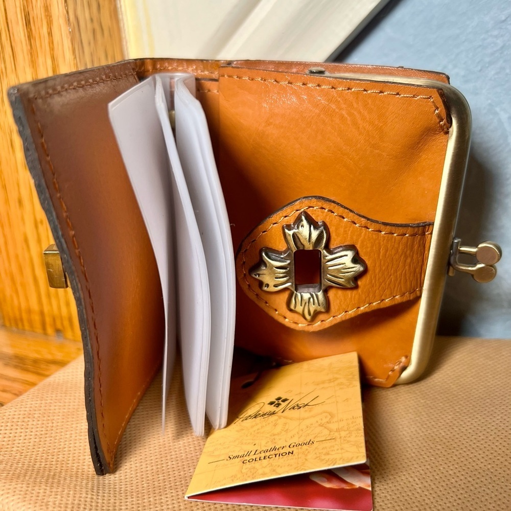 NWT Patricia Nash Casella Rose Tooled Bifold Wallet- Cognac - Picture 3 of 5